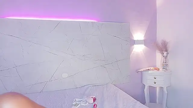 AbrilBrent online show from November 2025 07:51:02 PM