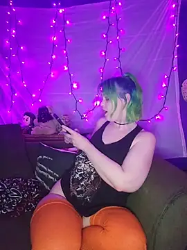 EverlyEster online show from May 2026 03:26:01 AM
