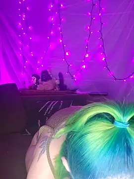 EverlyEster online show from May 2026 03:49:02 AM