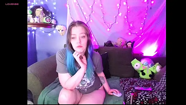 EverlyEster online show from February 2026 05:58:02 AM