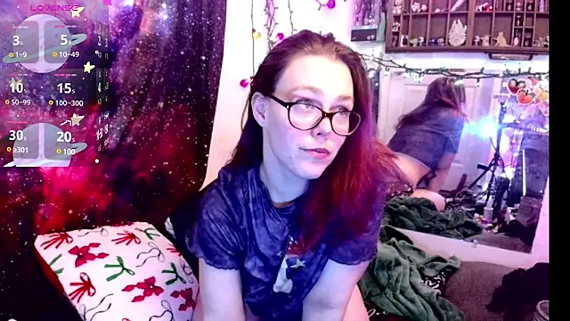 Snapshot of EverlyEster chatting on February 2025 06:13:02 AM EverlyEster online show from February 2025 06:13:02 AM