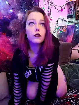 Snapshot of EverlyEster chatting on January 2025 10:19:01 AM EverlyEster online show from January 2025 10:19:01 AM