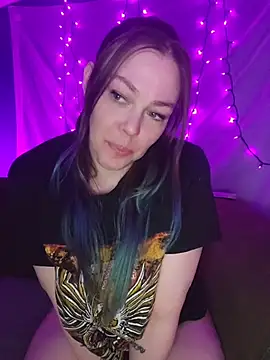 EverlyEster online show from March 2026 10:11:02 PM