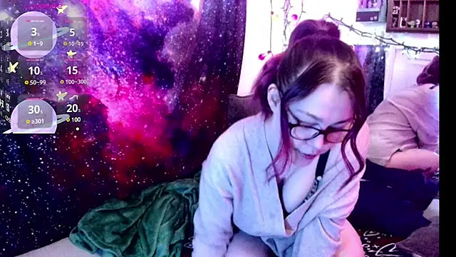 Snapshot of EverlyEster chatting on February 2025 10:28:02 PM EverlyEster online show from February 2025 10:28:02 PM