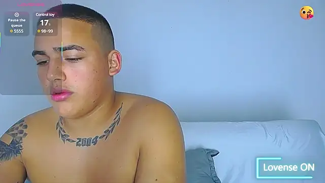 Latino Junge online show from February 2025 01:19:02 PM