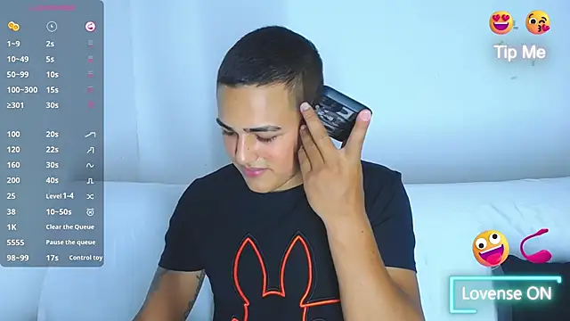 Latino Junge online show from January 2025 09:55:02 PM