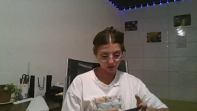 SweetyBabyDemon online show from April 2026 11:01:02 PM