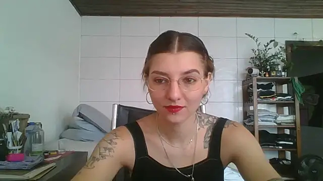 Snapshot of SweetyBabyDemon chatting on September 2025 12:31:02 PM SweetyBabyDemon online show from September 2025 12:31:02 PM