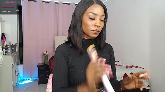 Snapshot of samantha-rose2 chatting on February 2025 07:51:02 AM samantha-rose2 online show from February 2025 07:51:02 AM