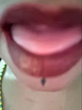 gatadeojosclaros online show from October 2025 09:58:02 PM