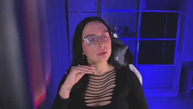 Christy Calypso online show from November 2025 03:27:01 PM