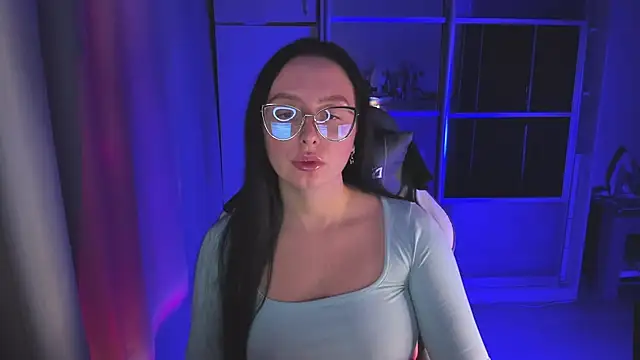 Christy Calypso online show from November 2025 04:12:01 PM