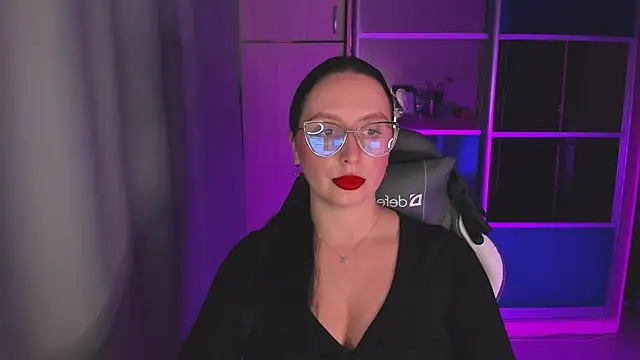 Christy Calypso online show from April 2026 04:08:02 PM