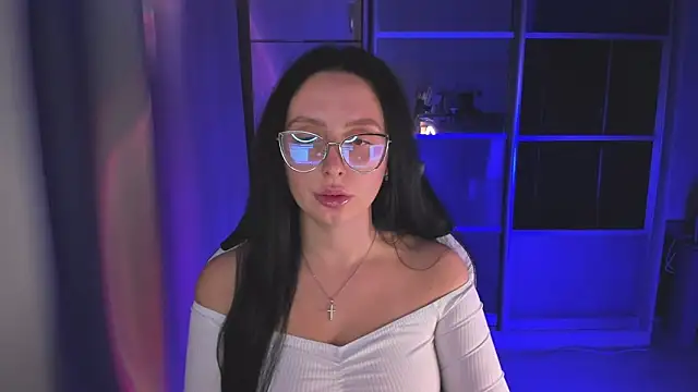 Christy Calypso online show from October 2025 03:35:02 PM