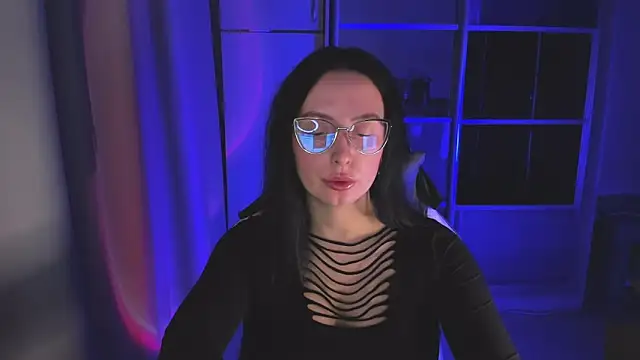 Christy Calypso online show from October 2025 03:44:02 PM