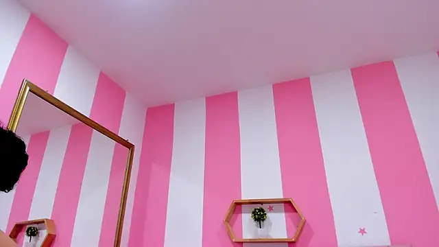 ISABELLA 020 online show from October 2025 01:32:02 PM