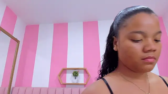 Snapshot of ISABELLA_020 chatting on February 2025 12:20:01 PM ISABELLA 020 online show from February 2025 12:20:01 PM