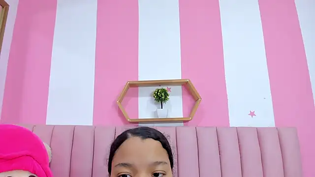 ISABELLA 020 online show from February 2026 12:49:01 PM