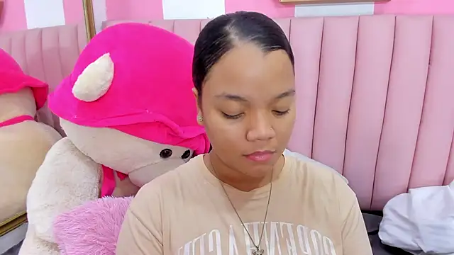 ISABELLA 020 online show from December 2025 12:44:02 PM