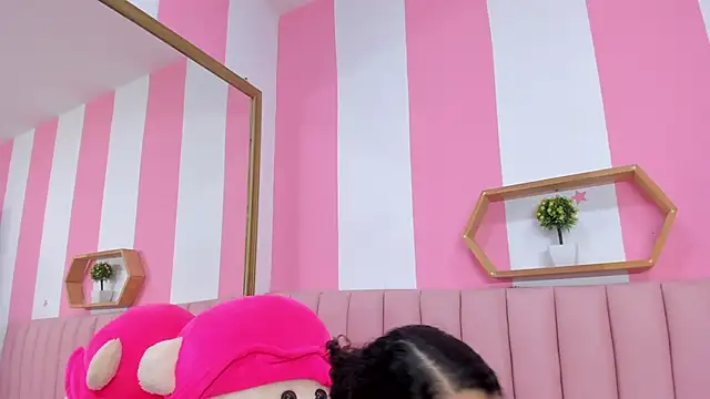 ISABELLA 020 online show from April 2026 12:10:01 PM