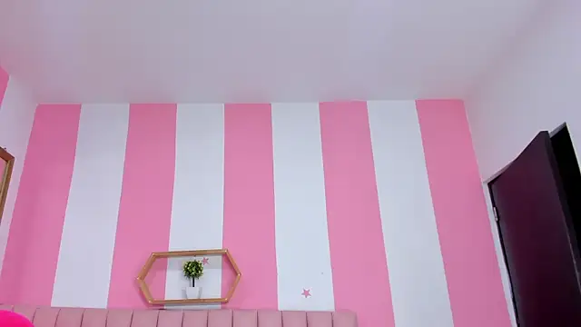 ISABELLA 020 online show from March 2026 01:00:02 PM