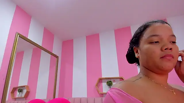 ISABELLA 020 online show from October 2025 01:32:02 PM