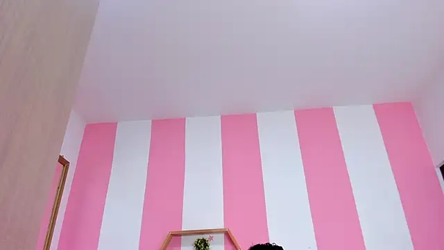 ISABELLA 020 online show from February 2026 12:57:01 PM