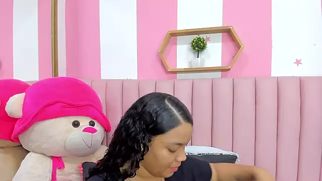 ISABELLA 020 online show from November 2025 04:07:02 PM