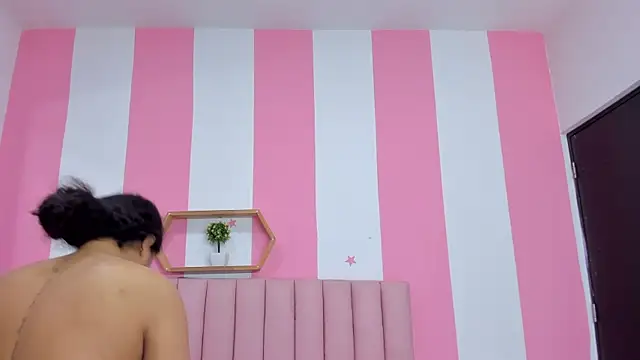 ISABELLA 020 online show from February 2026 12:38:01 PM