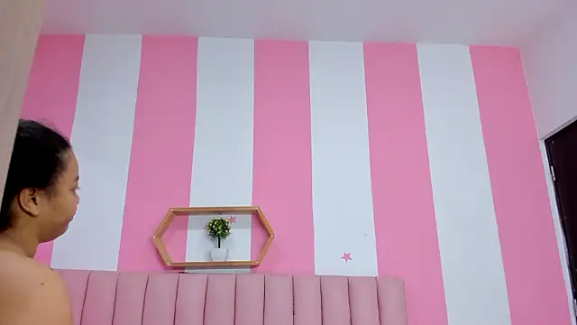 ISABELLA 020 online show from February 2026 12:43:02 PM