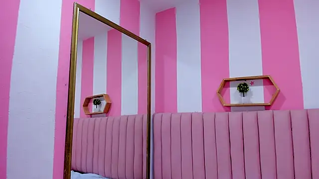 ISABELLA 020 online show from October 2025 01:34:01 PM