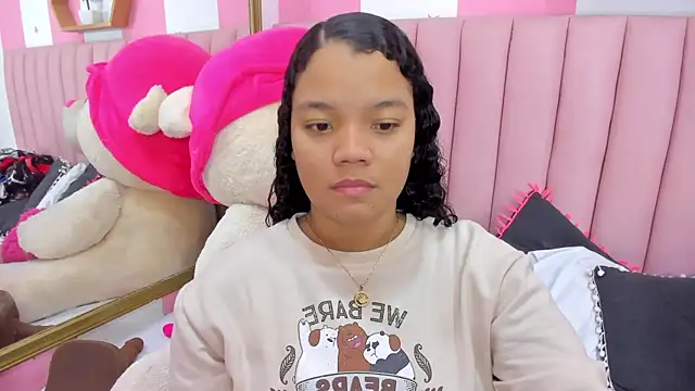 ISABELLA 020 online show from December 2025 12:20:02 PM