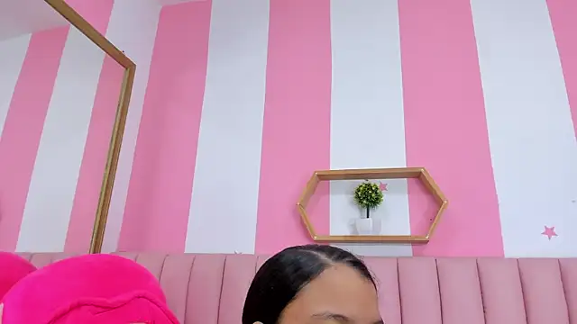 ISABELLA 020 online show from December 2025 12:48:01 PM