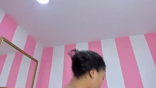 ISABELLA 020 online show from November 2025 01:22:01 PM