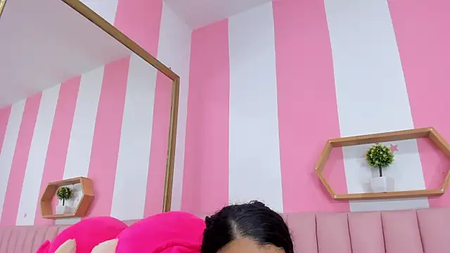 ISABELLA 020 online show from November 2025 01:54:02 PM