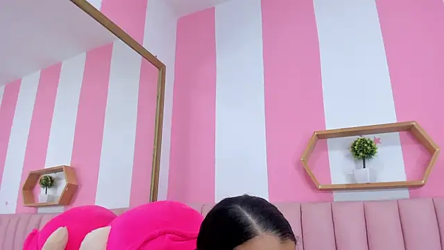 ISABELLA 020 online show from November 2025 01:12:01 PM