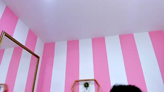 ISABELLA 020 online show from February 2026 12:48:02 PM