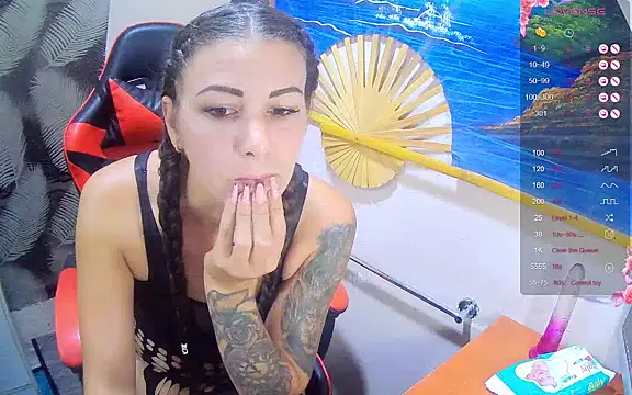 Catbaby32 online show from September 2025 08:13:01 PM