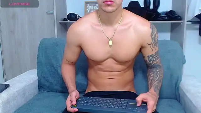 Tristan-bm online show from October 2025 12:02:01 PM