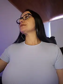 preetypeach online show from March 2026 09:03:01 PM