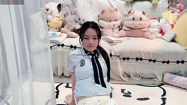 AKiKi711 online show from April 2026 04:47:01 PM