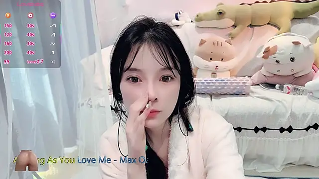 AKiKi711 online show from December 2025 04:22:02 AM