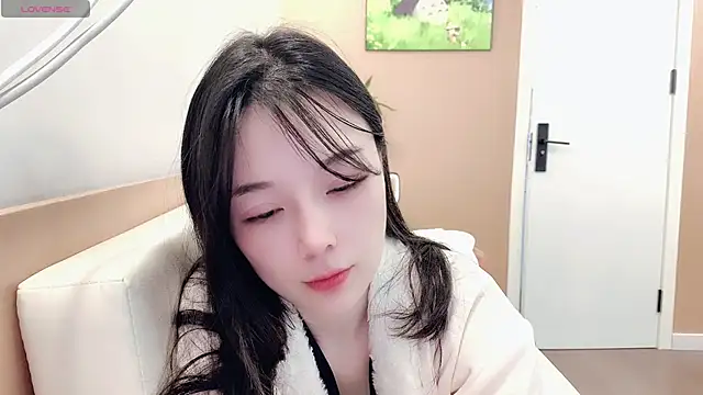 AKiKi711 online show from February 2026 04:23:01 AM