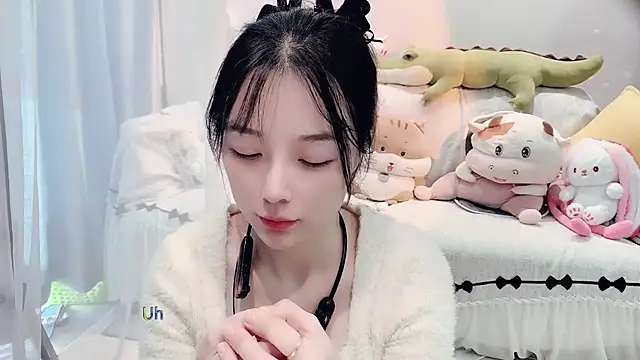 AKiKi711 online show from November 2025 04:27:02 AM