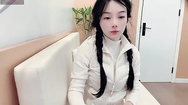 AKiKi711 online show from February 2026 04:13:01 AM