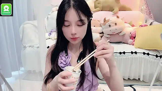 AKiKi711 online show from September 2025 04:45:01 AM