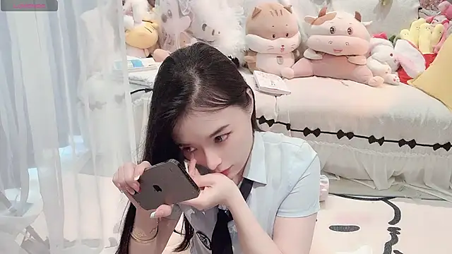 AKiKi711 online show from May 2026 04:49:02 AM