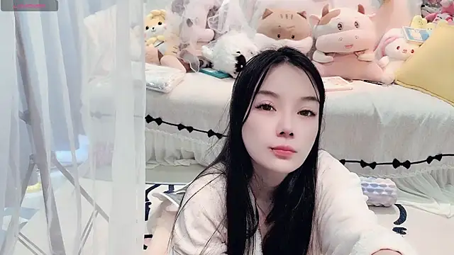 AKiKi711 online show from April 2026 04:52:02 AM