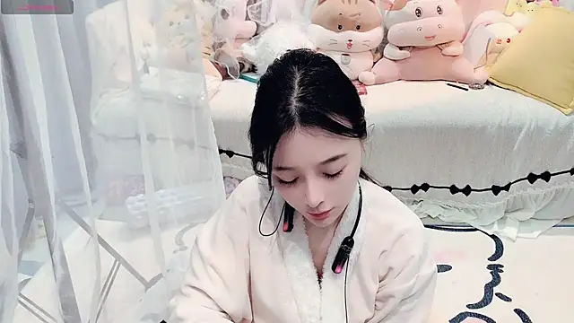 AKiKi711 online show from April 2026 03:09:01 PM