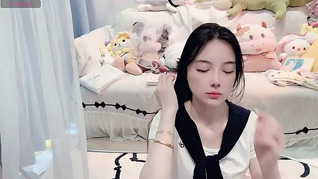 AKiKi711 online show from April 2026 04:52:01 AM